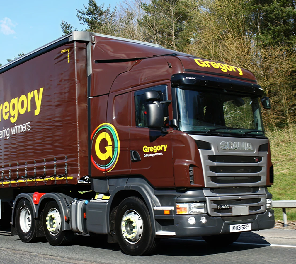 large-desktop-hero-image_0017_y85-hero 2 (1)